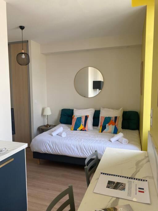 Superbe Studio Centre Ville * Clim * Wifi * Haut De Gamme * Angouleme Exterior photo